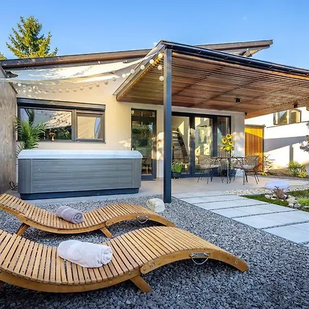 White Lotus Mini Loft House Lägenhet Mezőkövesd